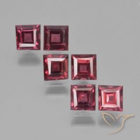 Shop natural 2.28ct Rouge framboises Grenat pyrope gems, Carré, from Mozambique at GemSelect. In stock, global shipping!