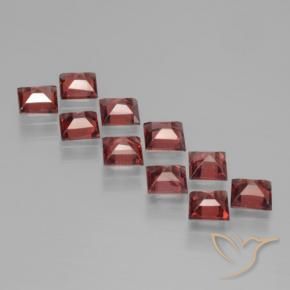 Shop natural 3.34ct Rouge foncé Grenat pyrope gems, Carré, from Mozambique at GemSelect. In stock, global shipping!