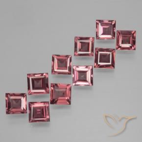 Shop natural 4.04ct Rouge moyen-foncé Grenat pyrope gems, Carré, from Mozambique at GemSelect. In stock, global shipping!
