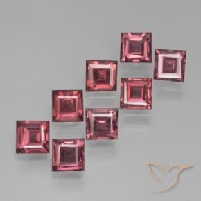 Shop natural 3.05ct Rouge foncé Grenat pyrope gems, Carré, from Mozambique at GemSelect. In stock, global shipping!
