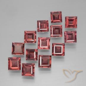 Shop natural 4.97ct Rouge foncé Grenat pyrope gems, Carré, from Mozambique at GemSelect. In stock, global shipping!