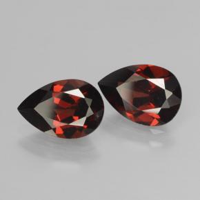 Achetez naturel 4.19ct Rouge sang profond Grenat pyrope gems, En forme de poire, En provenance Mozambique chez GemSelect. En stock, livraison internationale!