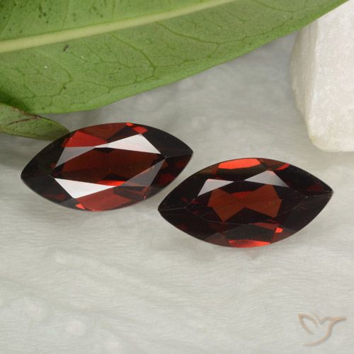 3.68ctw Naturel Rouge foncé Grenat pyrope, Marquise, VVS-VS