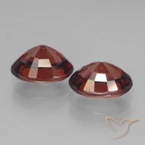 Shop natural 3.28ct Rouge sang profond Grenat pyrope gems, ovale, from Mozambique at GemSelect. In stock, global shipping!
