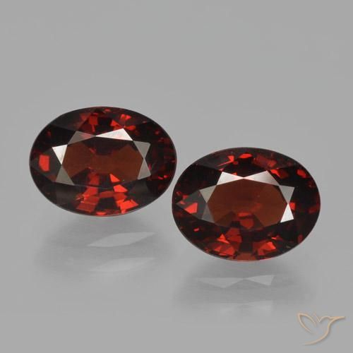 3.38ctw Naturel Rouge foncé Grenat pyrope, ovale, VVS-VS