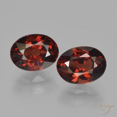 3.55ctw Naturel Rouge foncé Grenat pyrope, ovale, VVS-VS