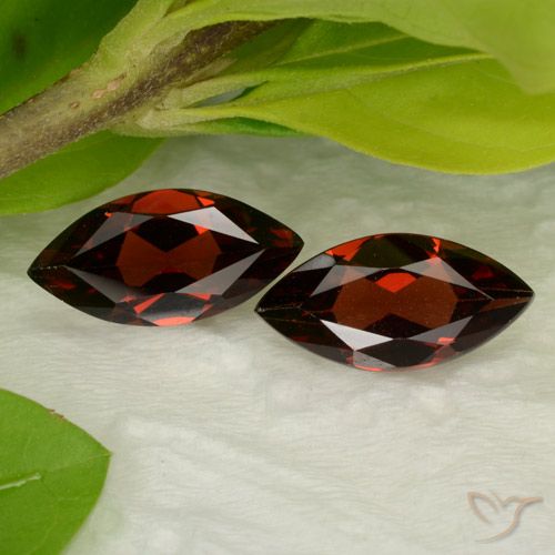 3.49ctw Naturel Rouge sang profond Grenat pyrope, Marquise, VVS-VS