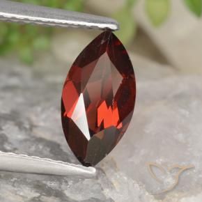 Grenat pyrope Rouge foncé naturelle Marquise, 1.30 ct, VVS-VS