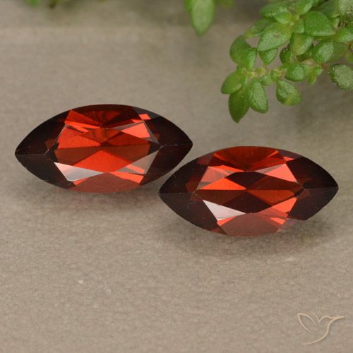 2.70ctw Naturel Rouge moyen Grenat pyrope, Marquise, VVS