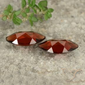 Shop natural 2.36ct Rouge foncé Grenat pyrope gems, Marquise, from Mozambique at GemSelect. In stock, global shipping!