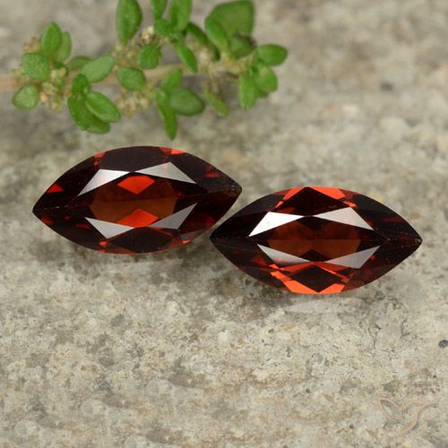 2.40ctw Naturel Rouge foncé Grenat pyrope, Marquise, VVS-VS