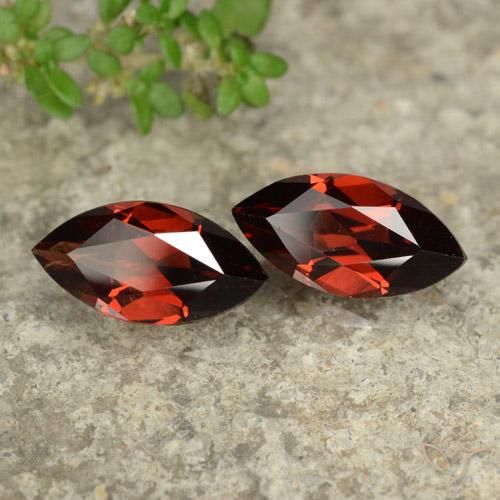 Shop natural 2.82ct Rouge foncé Grenat pyrope gems, Marquise, from Mozambique at GemSelect. In stock, global shipping!