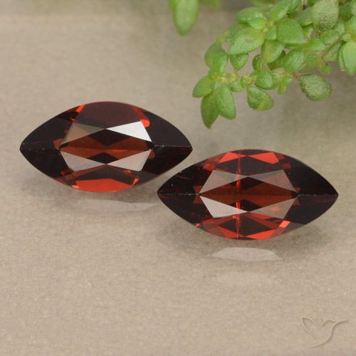2.49ctw Naturel Rouge foncé Grenat pyrope, Marquise, VS-SI