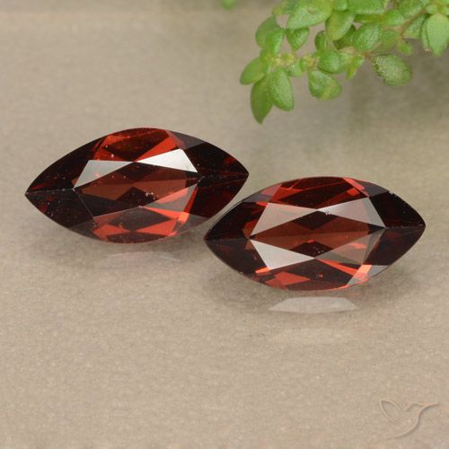 2.48ctw Naturel Rouge merlot Grenat pyrope, Marquise, VVS-VS