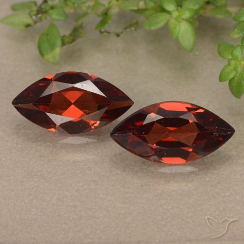 2.15ctw Naturel Rouge foncé Grenat pyrope, Marquise, VVS-VS