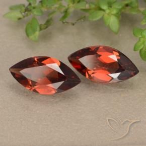 Shop natural 2.15ct Rouge foncé Grenat pyrope gems, Marquise, from Mozambique at GemSelect. In stock, global shipping!