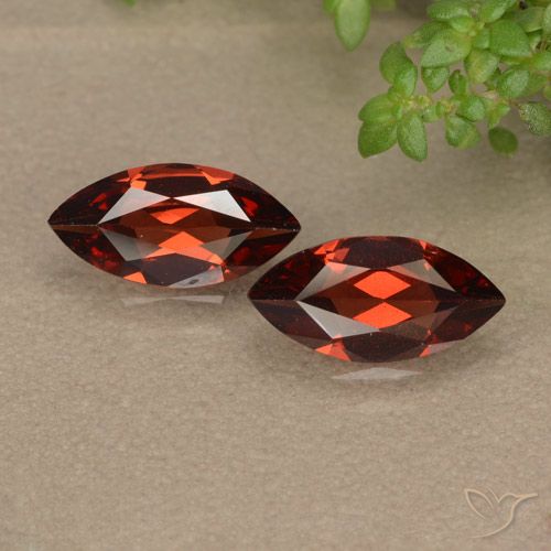 2.14ctw Naturel Rouge foncé Grenat pyrope, Marquise, VVS-VS