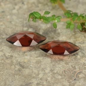 Shop natural 2.04ct Rouge groseille Grenat pyrope gems, Marquise, from Mozambique at GemSelect. In stock, global shipping!