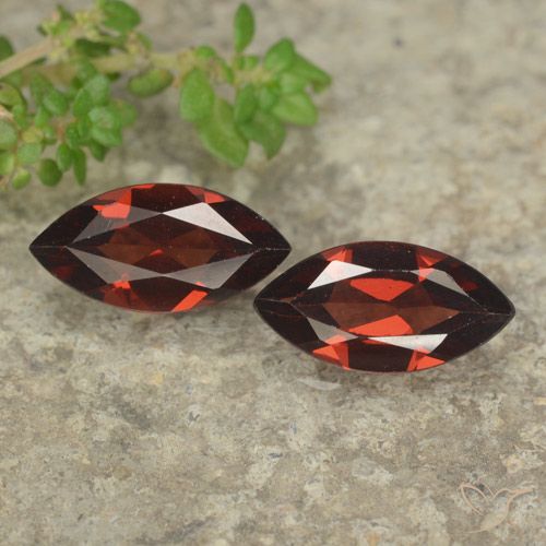 2.44ctw Naturel Rouge foncé Grenat pyrope, Marquise, VVS-VS