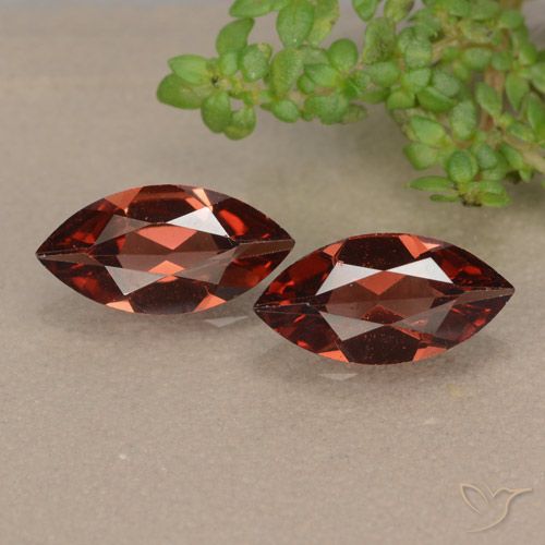 2.02ctw Naturel Rouge foncé Grenat pyrope, Marquise, VVS, Photo A