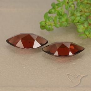 Shop natural 2.36ct Rouge foncé Grenat pyrope gems, Marquise, from Mozambique at GemSelect. In stock, global shipping!