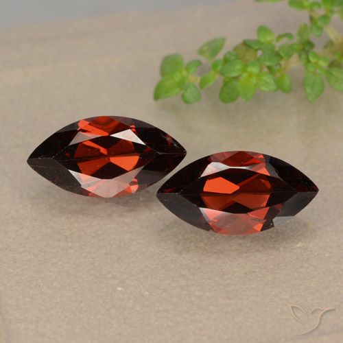 2.70ctw Naturel Rouge foncé Grenat pyrope, Marquise, VVS-VS