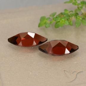 Shop natural 2.70ct Rouge foncé Grenat pyrope gems, Marquise, from Mozambique at GemSelect. In stock, global shipping!
