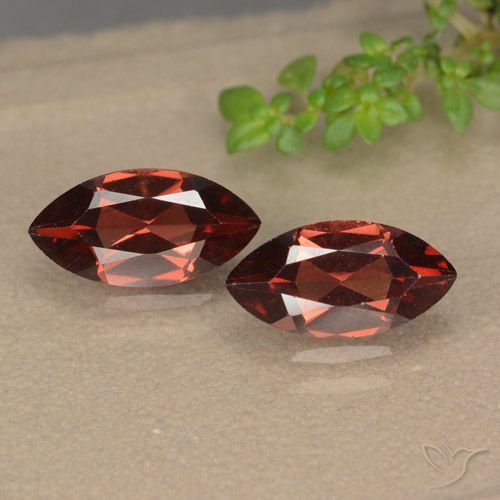 2.58ctw Naturel Rouge foncé Grenat pyrope, Marquise, VVS-VS