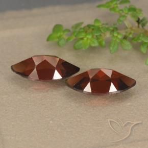 Shop natural 2.78ct Rouge merlot Grenat pyrope gems, Marquise, from Mozambique at GemSelect. In stock, global shipping!