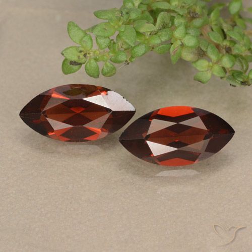2.54ctw Naturel Rouge foncé Grenat pyrope, Marquise, VVS-VS
