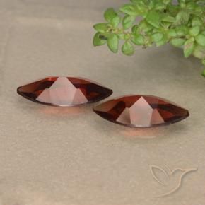 Shop natural 1.73ct Rouge moyen Grenat pyrope gems, Marquise, from Mozambique at GemSelect. In stock, global shipping!