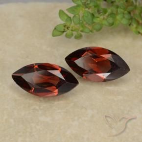Shop natural 2.45ct Rouge foncé Grenat pyrope gems, Marquise, from Mozambique at GemSelect. In stock, global shipping!