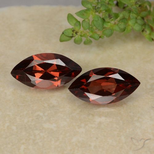 2.50ctw Naturel Rouge moyen Grenat pyrope, Marquise, VVS-VS
