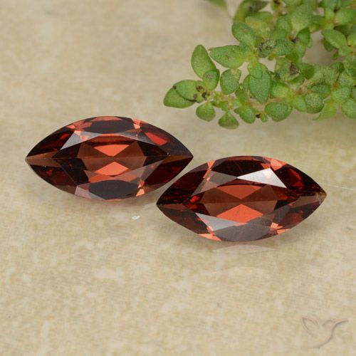 2.30ctw Naturel Rouge foncé Grenat pyrope, Marquise, VVS-VS
