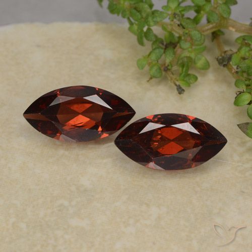 2.37ctw Naturel Rouge foncé Grenat pyrope, Marquise, VS