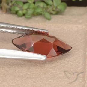 Grenat pyrope Rouge Sangria naturelle Marquise, 1.10 ct, VVS-VS