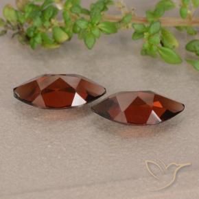 Shop natural 2.57ct Rouge groseille Grenat pyrope gems, Marquise, from Mozambique at GemSelect. In stock, global shipping!