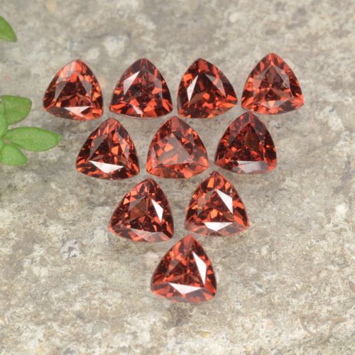 Achetez naturel 2,82ct rouge grenat pyrope gems, trillion, en provenance mozambique chez gemselect. en stock, livraison internationale!