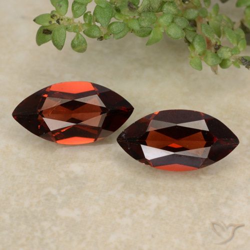 2.06ctw Naturel Rouge intense Grenat pyrope, Marquise, VVS-VS