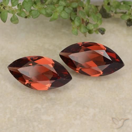 Shop natural 2.21ct Rouge intense Grenat pyrope gems, Marquise, from Mozambique at GemSelect. In stock, global shipping!