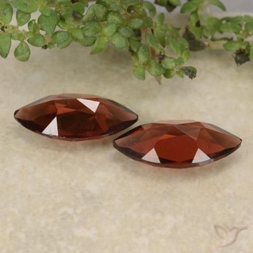 Shop natural 2.21ct Rouge intense Grenat pyrope gems, Marquise, from Mozambique at GemSelect. In stock, global shipping!