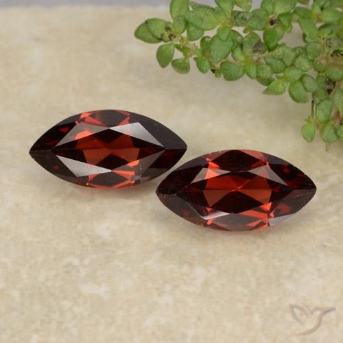2.69ctw Naturel Rouge foncé Grenat pyrope, Marquise, VVS-VS