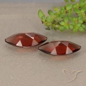 Shop natural 2.01ct Rouge écarlate Grenat pyrope gems, Marquise, from Mozambique at GemSelect. In stock, global shipping!