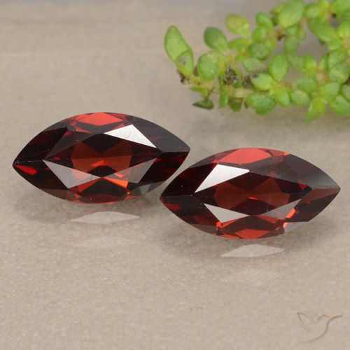 2.54ctw Naturel Rouge foncé Grenat pyrope, Marquise, VVS-VS