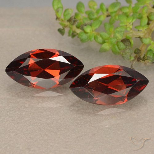 2.60ctw Naturel Rouge foncé Grenat pyrope, Marquise, VVS-VS