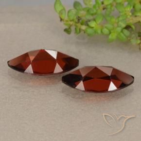 Shop natural 2.60ct Rouge foncé Grenat pyrope gems, Marquise, from Mozambique at GemSelect. In stock, global shipping!