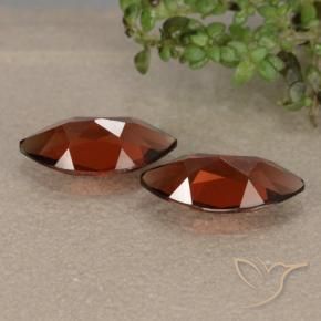 Shop natural 2.44ct Rouge moyen Grenat pyrope gems, Marquise, from Mozambique at GemSelect. In stock, global shipping!