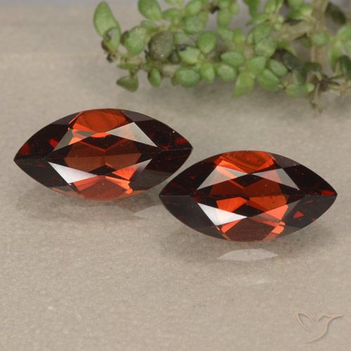 2.57ctw Naturel Rouge foncé Grenat pyrope, Marquise, VVS-VS