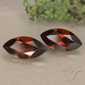 Shop natural 2.57ct Rouge foncé Grenat pyrope gems, Marquise, from Mozambique at GemSelect. In stock, global shipping!