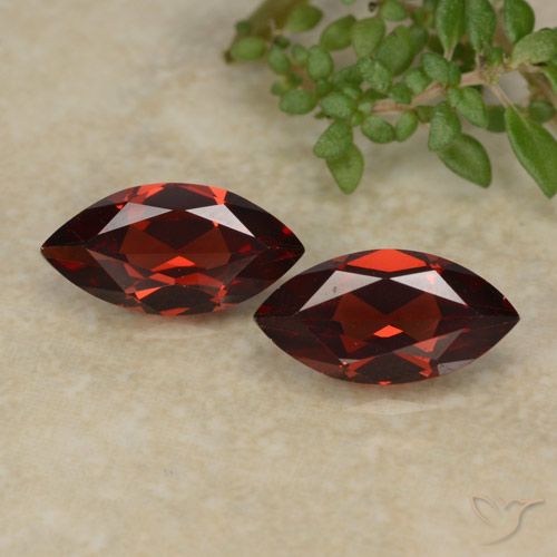 2.38ctw Naturel Rouge foncé Grenat pyrope, Marquise, VVS-VS